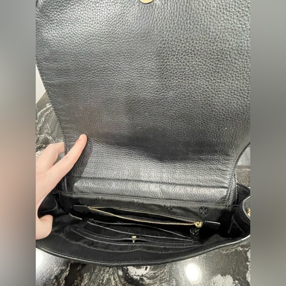 Tory Burch Bryant Quilted Shoulder Bag; Black and Gold - Picture 6 of 16